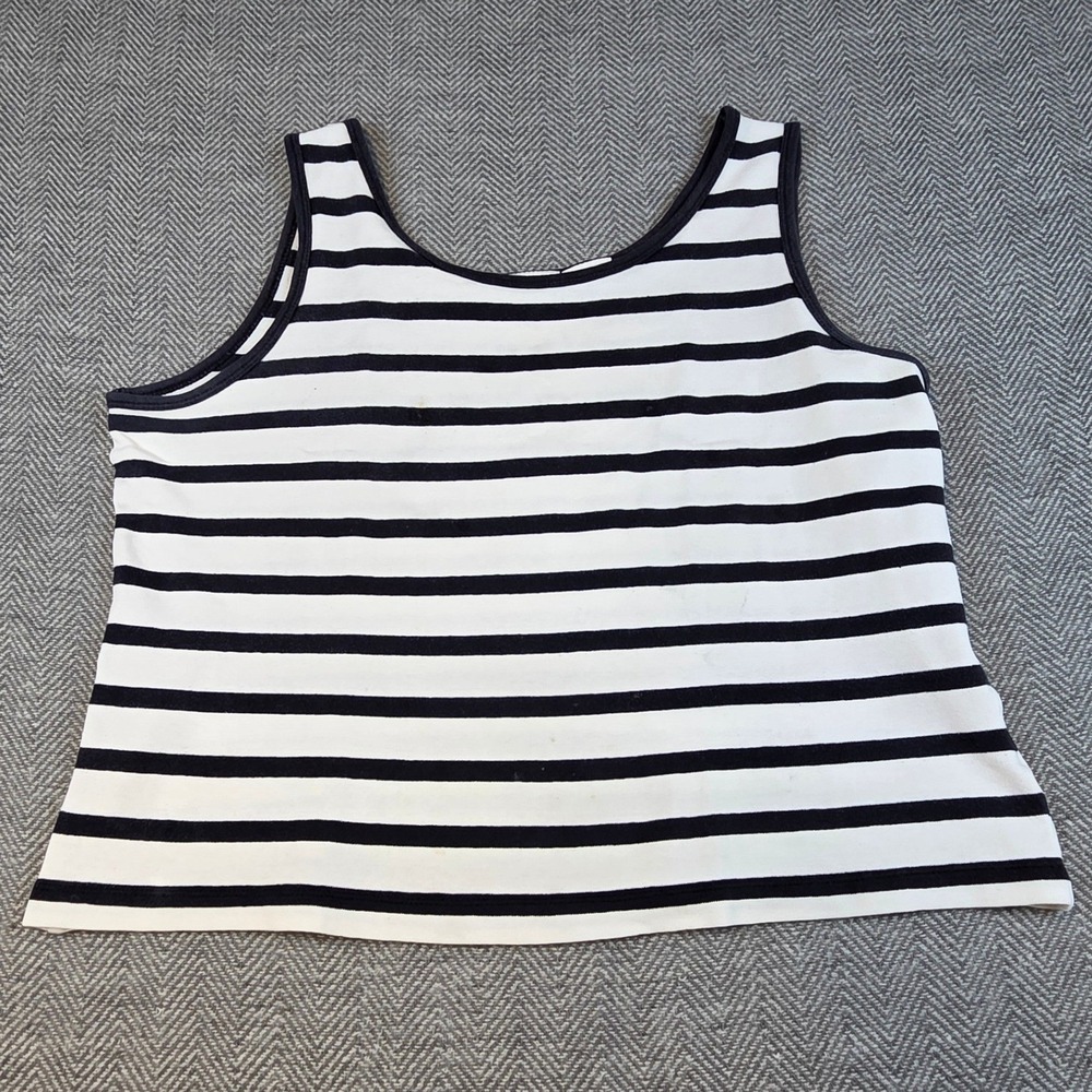 Black and White Striped Scoop Neck Sleeveless Tank Top Knit Casual Relaxed Fit